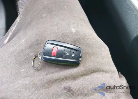 2021 Toyota Rav4 Xle z USA, uszkodzony, nr VIN 2T3W1RFV8MC139665